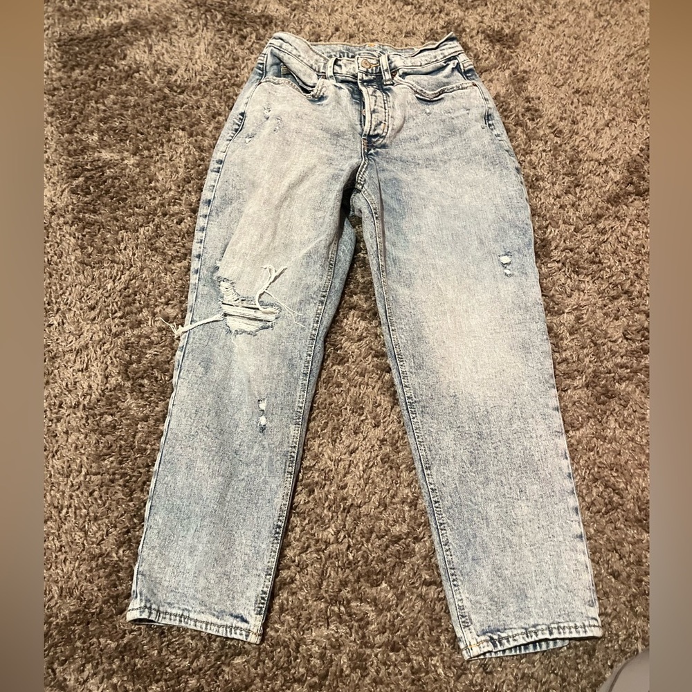 Cute mom jeans!!